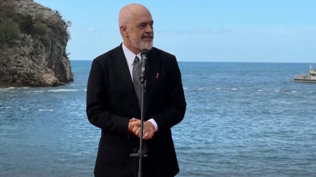 Rama në Budva  merr pjesë në Samitin e Liderëve të Procesit të Berlinit  batuta e kryeministrit  Mali i Zi  i vetmi vend ku gjithnjë ke helikopter mbi kokë