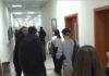 “Bojkotoni mësimin, bashkohuni me ne”, studentët protestues futen në ambientet e Fakultetit të Ekonomikut